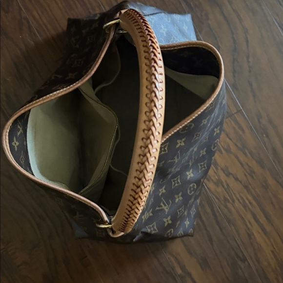 Authentic 🌺LOUIS VUITTON Artsy MM Monogram LV Hobo Shoulder bag - Picture 7 of 9